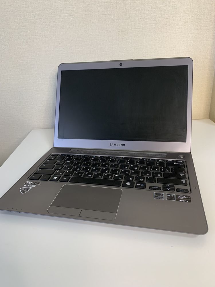Продам ТОНКИЙ Ноутбук-ультрабук SAMSUNG NP530U3C
