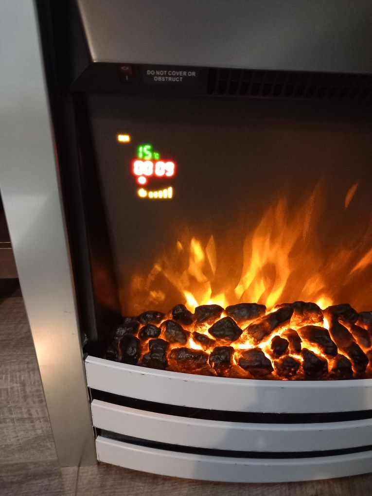 Kominek elektryczny Langham 2kW z efektem chromu