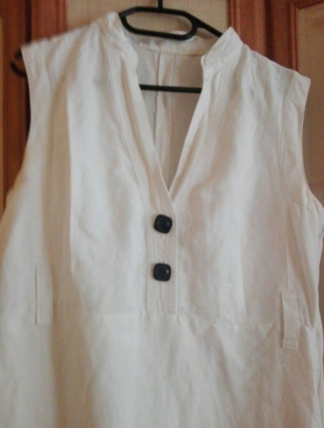 Biała sukienka z guziczkami XL