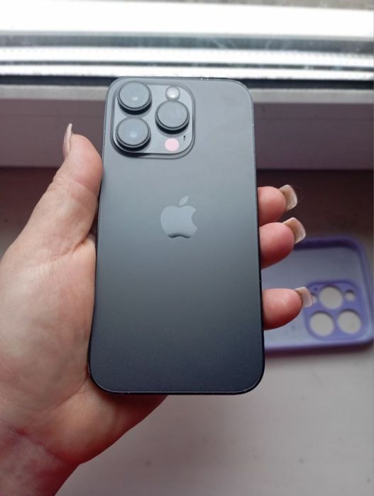 Продам айфон 14 про