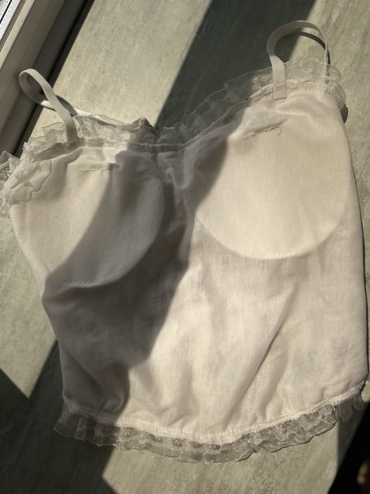 Топ з чашечками