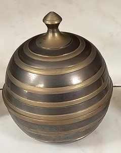 Peça decorativa em latão