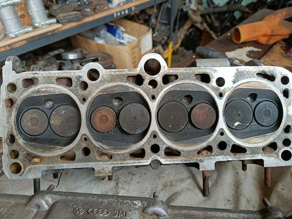 ГБЦ Головка блоку Volkswagen Audi 1.6-2.0 гарний робочий стан