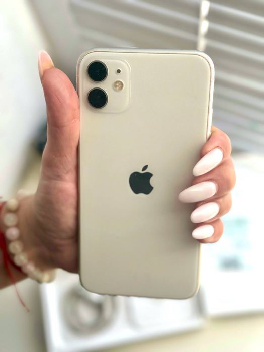 Продам Айфон iPhone 11 128 GB Neverlock у чудовому стані з коробкою.