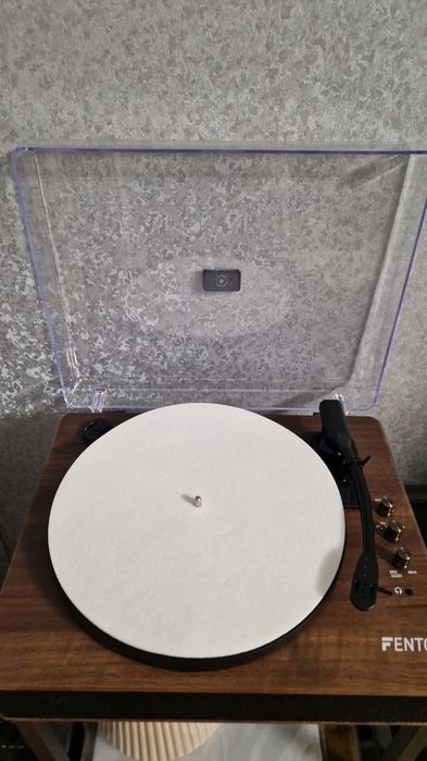 Виниловый проигрыватель Fenton RP162