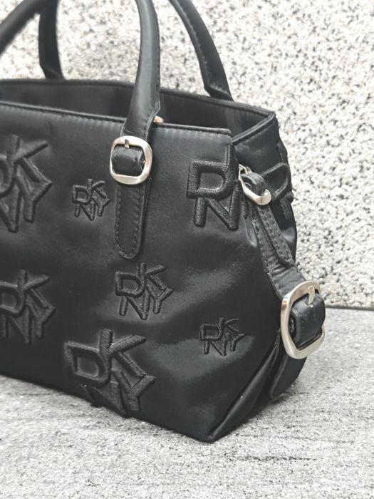 Torebka DKNY czarna logowana