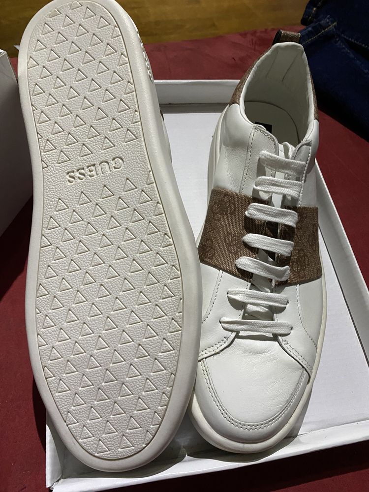 Ténis guess em pele branco 45