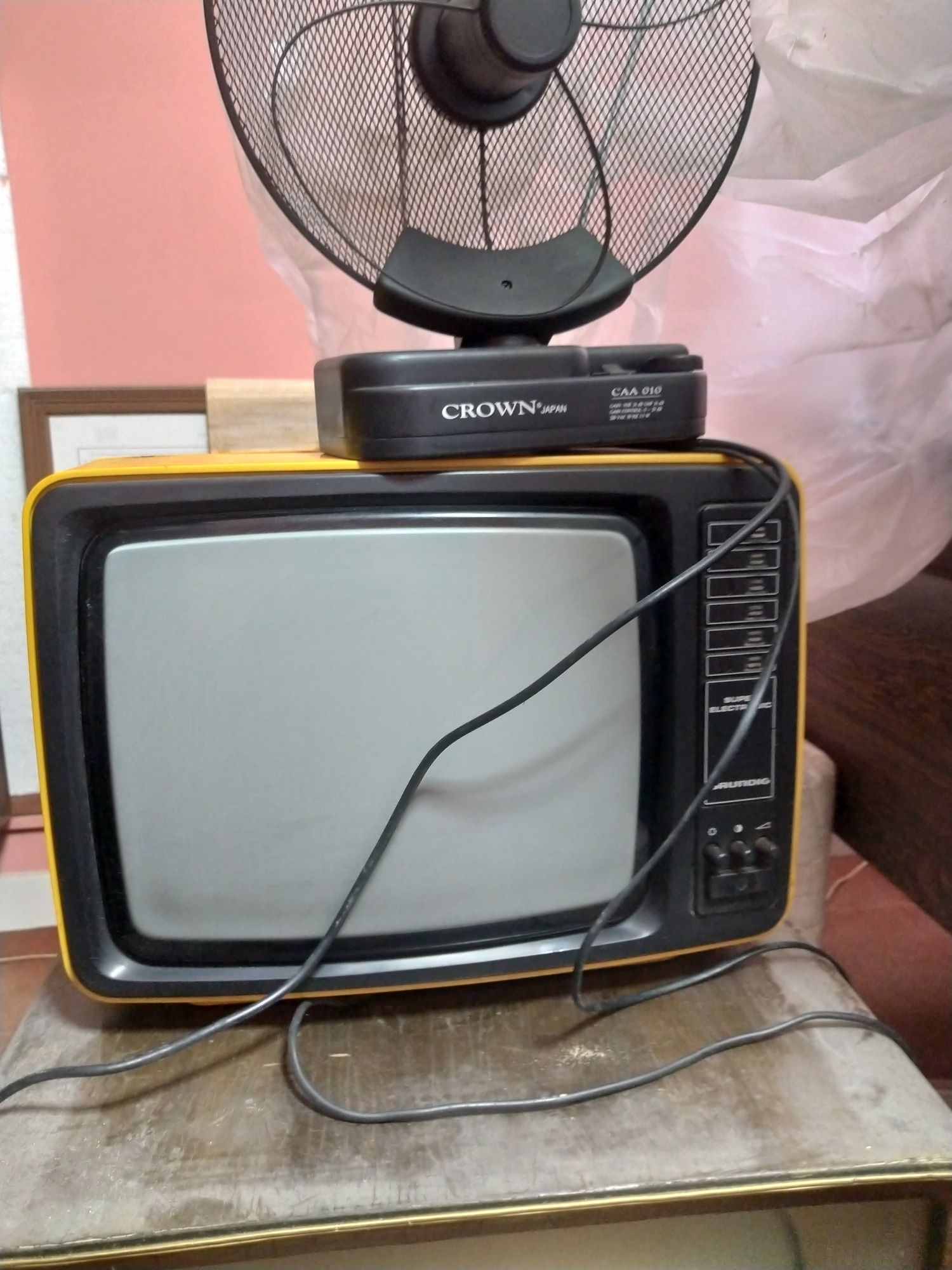 Televisão vintage anos 60