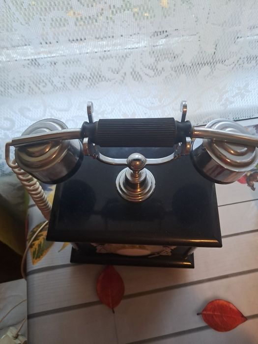 Телефон ретро    .