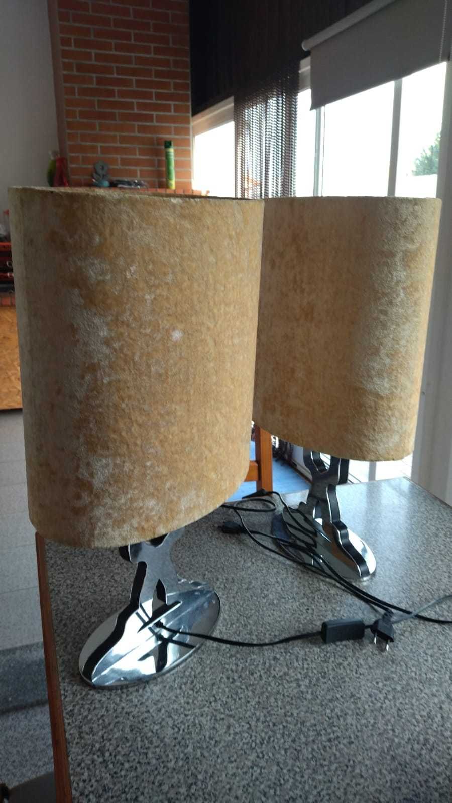 Candeeiros de quarto ou escritorio
