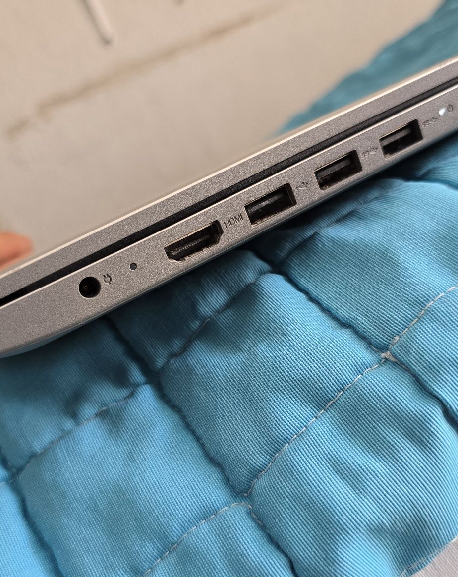 Portátil LENOVO IdeaPad 3 - 4Gb 128Gb