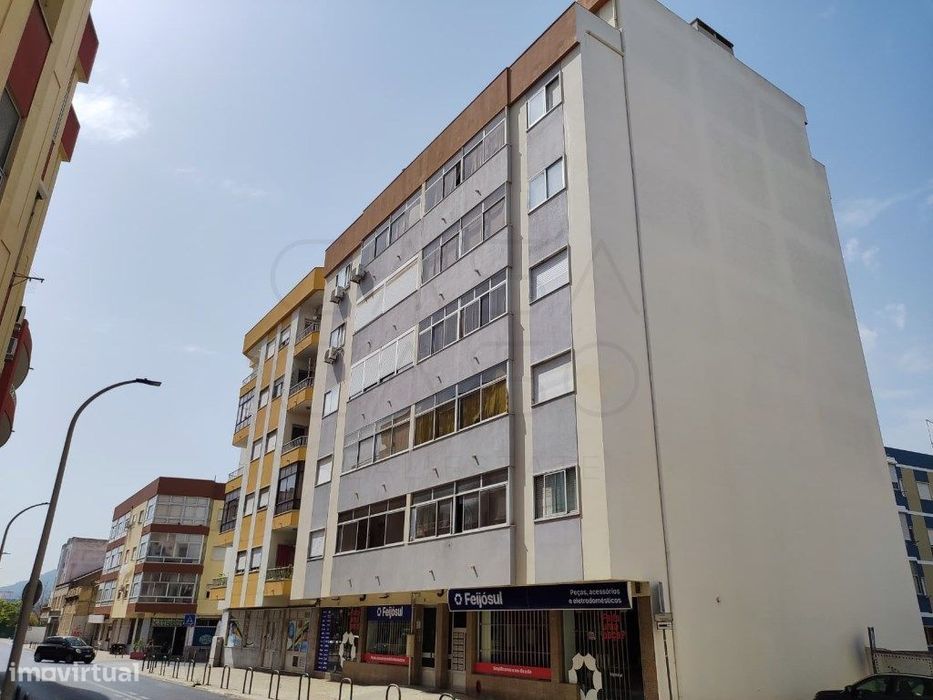 Apartamento T4 no Último Andar em Pinheirinhos, Setúbal - Grande Po...