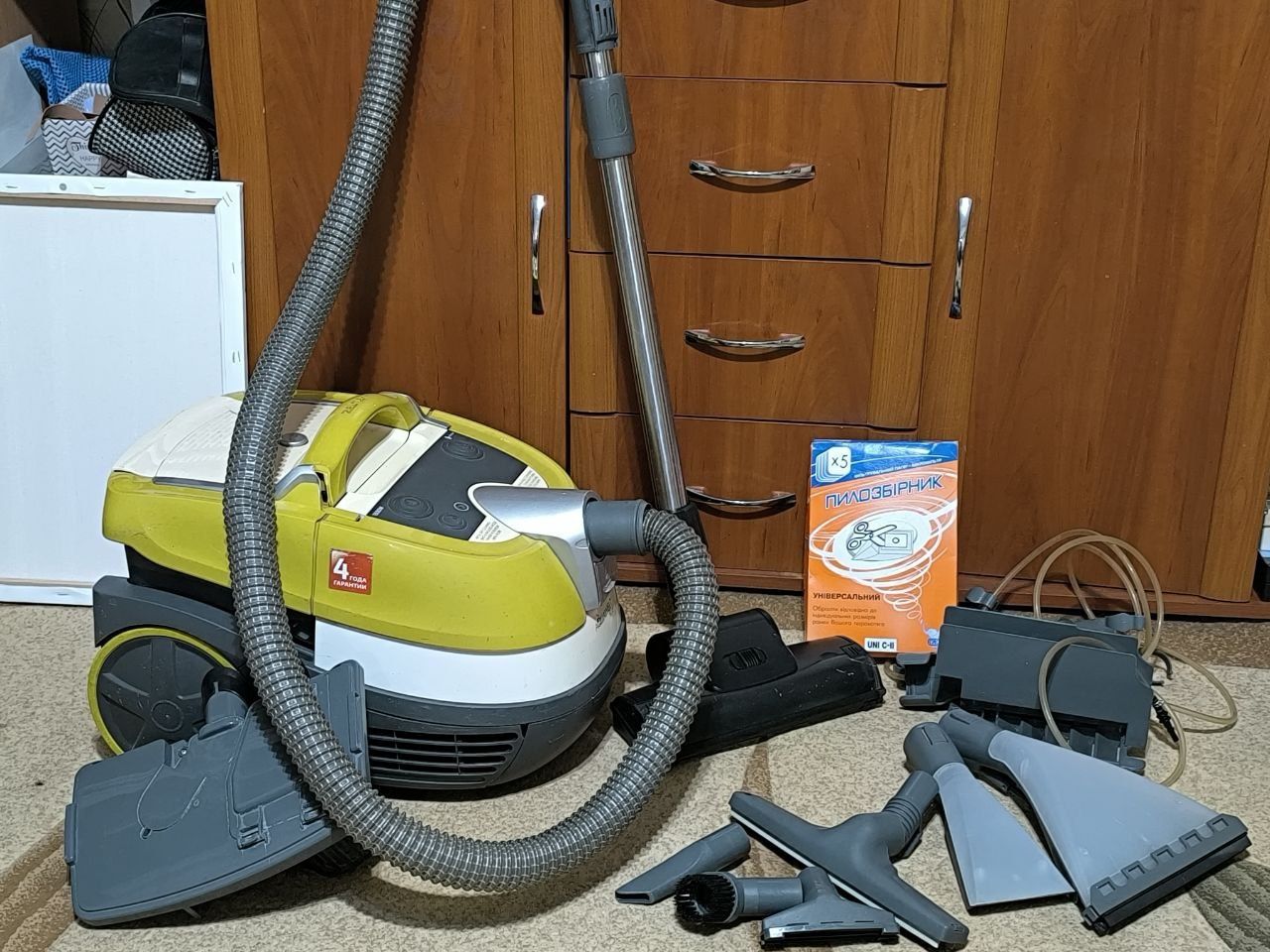 пилосос zelmer aquawelt plus в повній комплектації