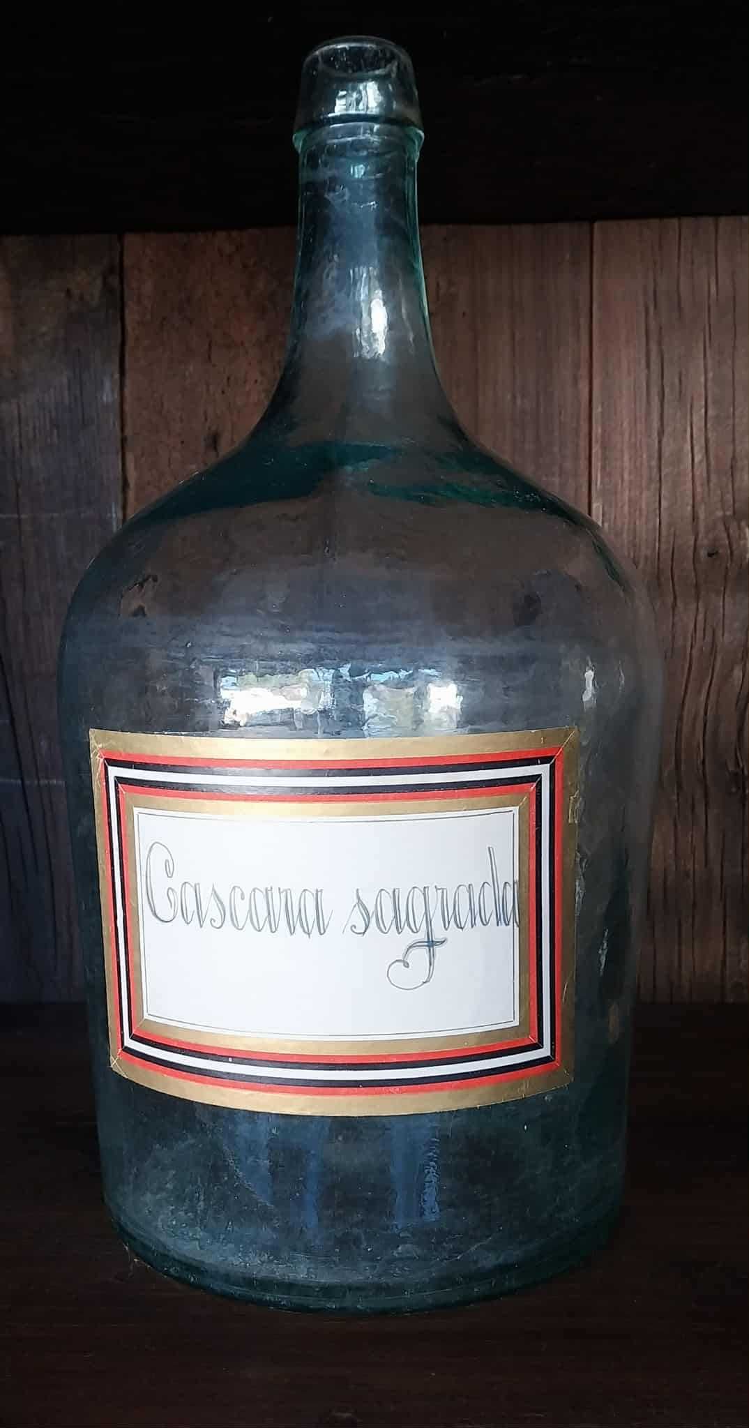 Garrafão VINTAGE Armazenamento "Cascara sagrada" no Antigo Lab. ÚNITAS