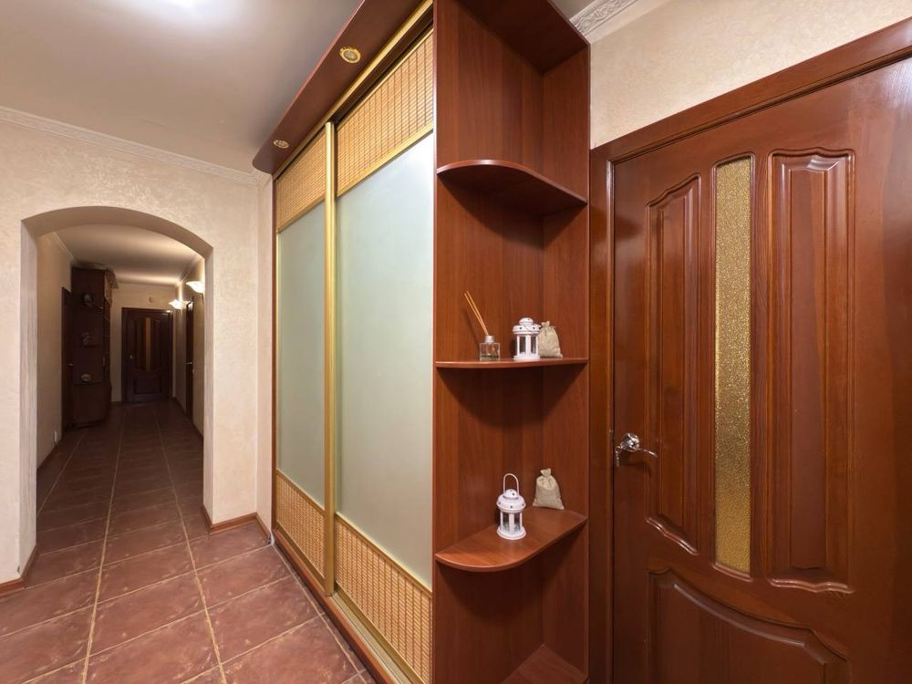 Продаж 3 х кімнатноі квартири. Петропавлівська. Новобудова