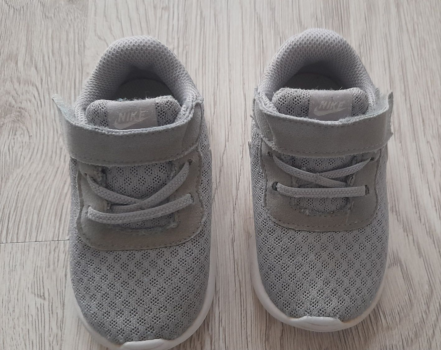 Buty nike rozmiar 21 długość wkładki  mierzona 13cm