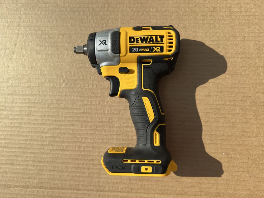 Ударний шуруповерт DeWalt XR DCF890