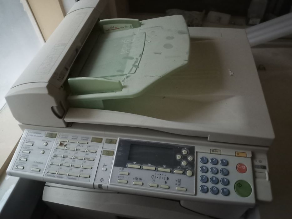 Fotocopiadora e impressora de rede Ricoh