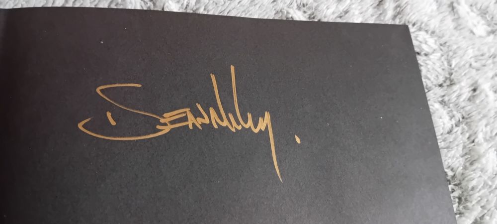 Komiks Tokyo Ghost z autografem