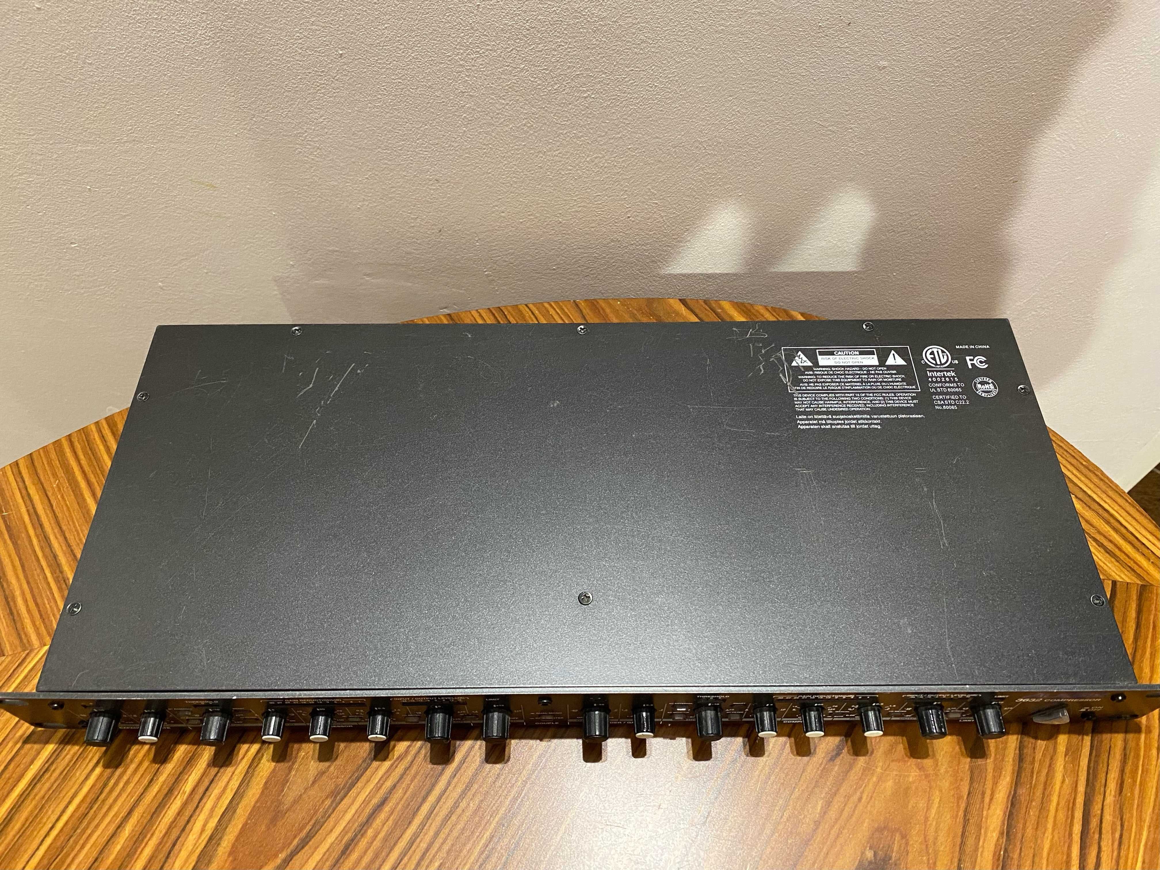 Kompresor limiter bramka Alesis 3632