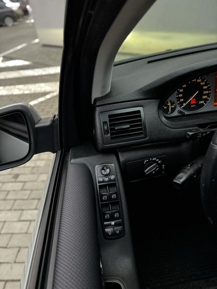 Продам Mercedes B-класса 2010 г. 1.7 Автомат 7 передач