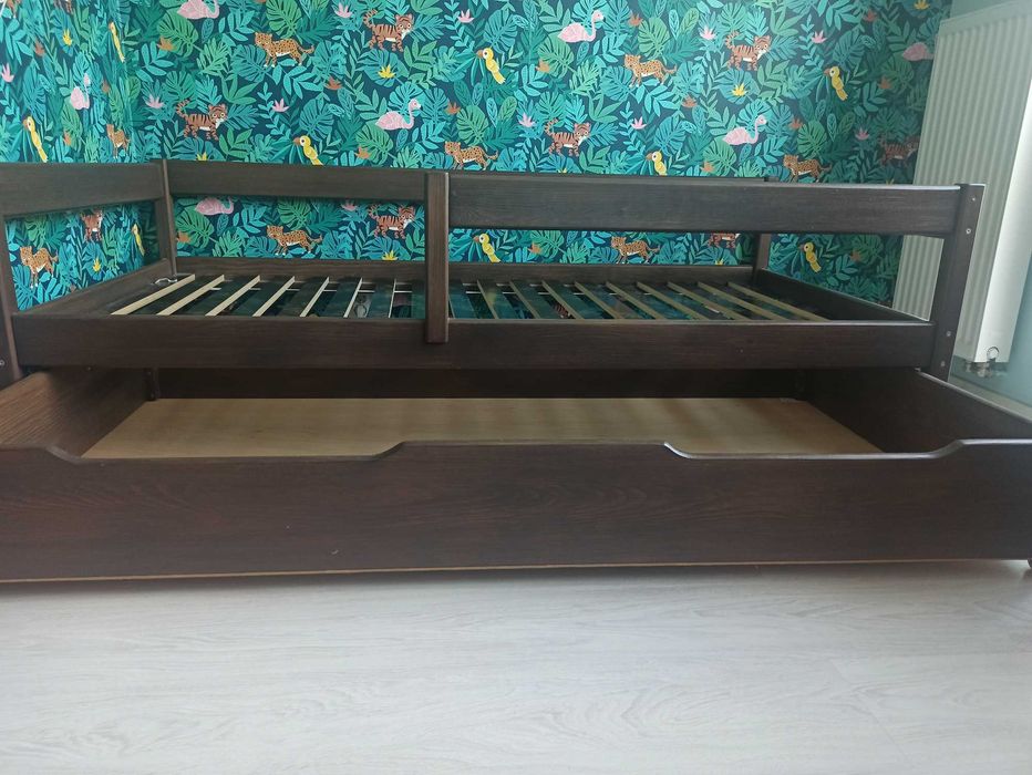 Łóżko 180x90 + pojemnik na kółkach + stelaż + materac