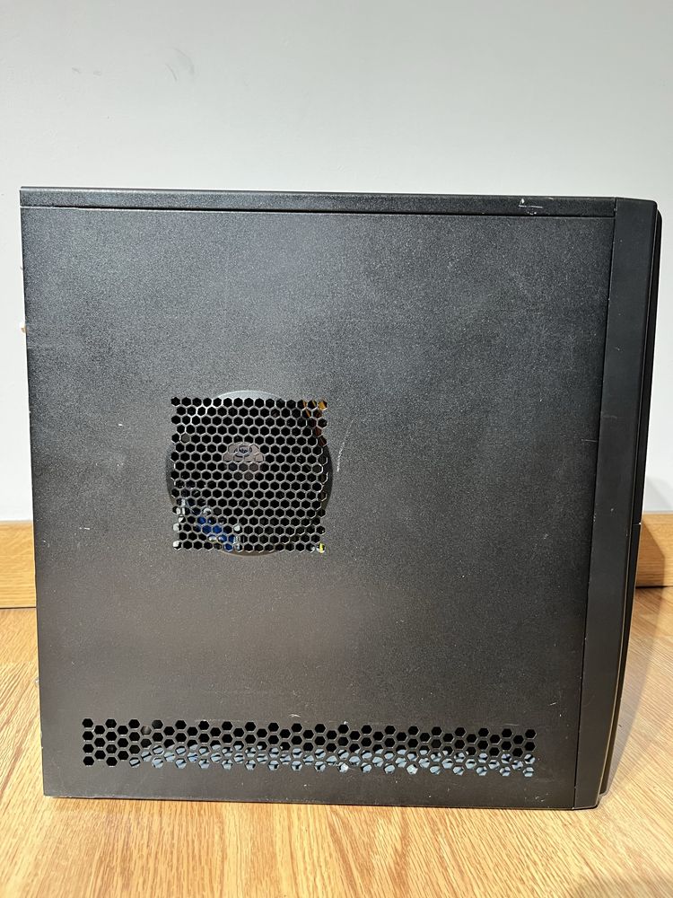 Komputer chieftec z windowsem 10(gtx,intel)
