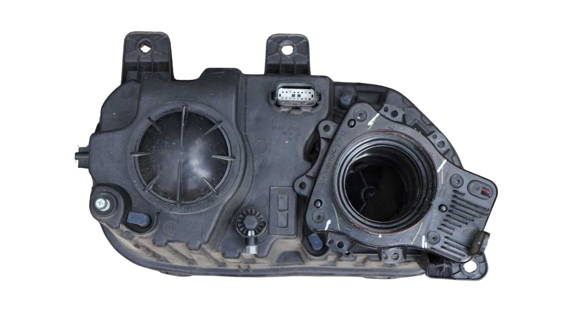 Lampa Przednia Prawa (RH) Dodge Challenger 2016 6.4 SRT ORYGINAŁ