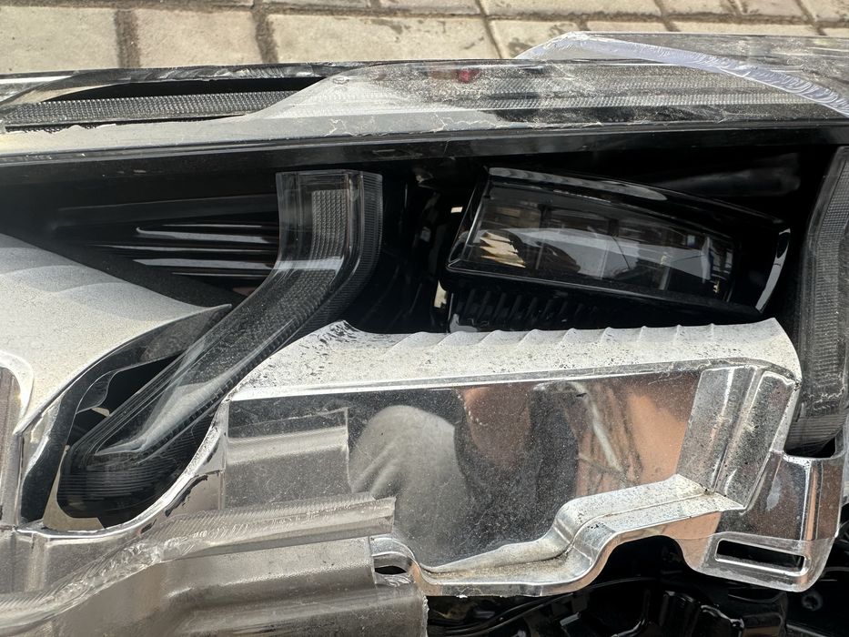 Фара Mustang mach-e