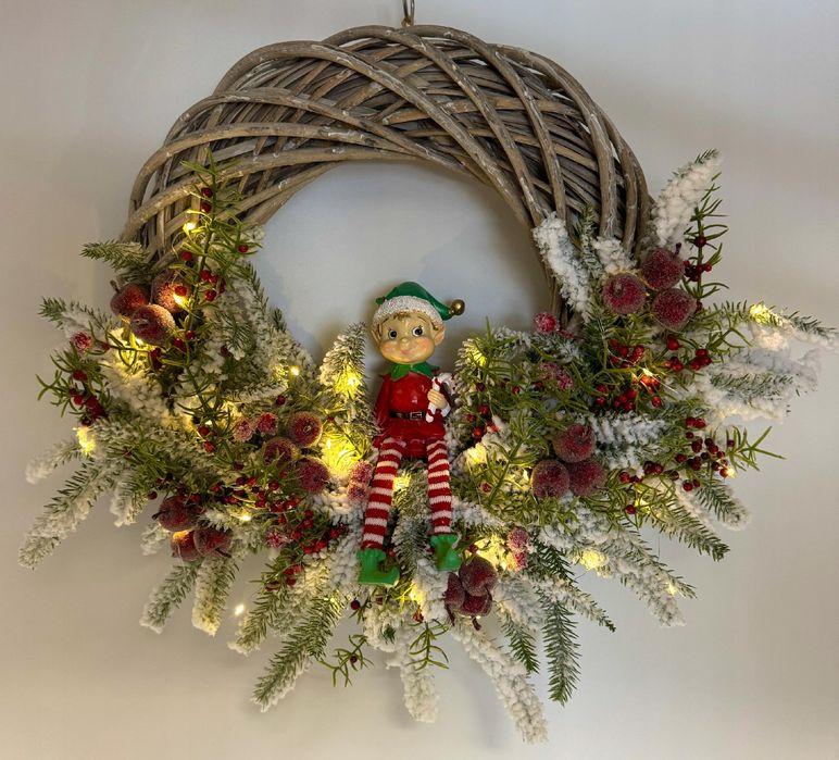Wianek świąteczny LED zimowy na drzwi z elfem ręcznie robiony