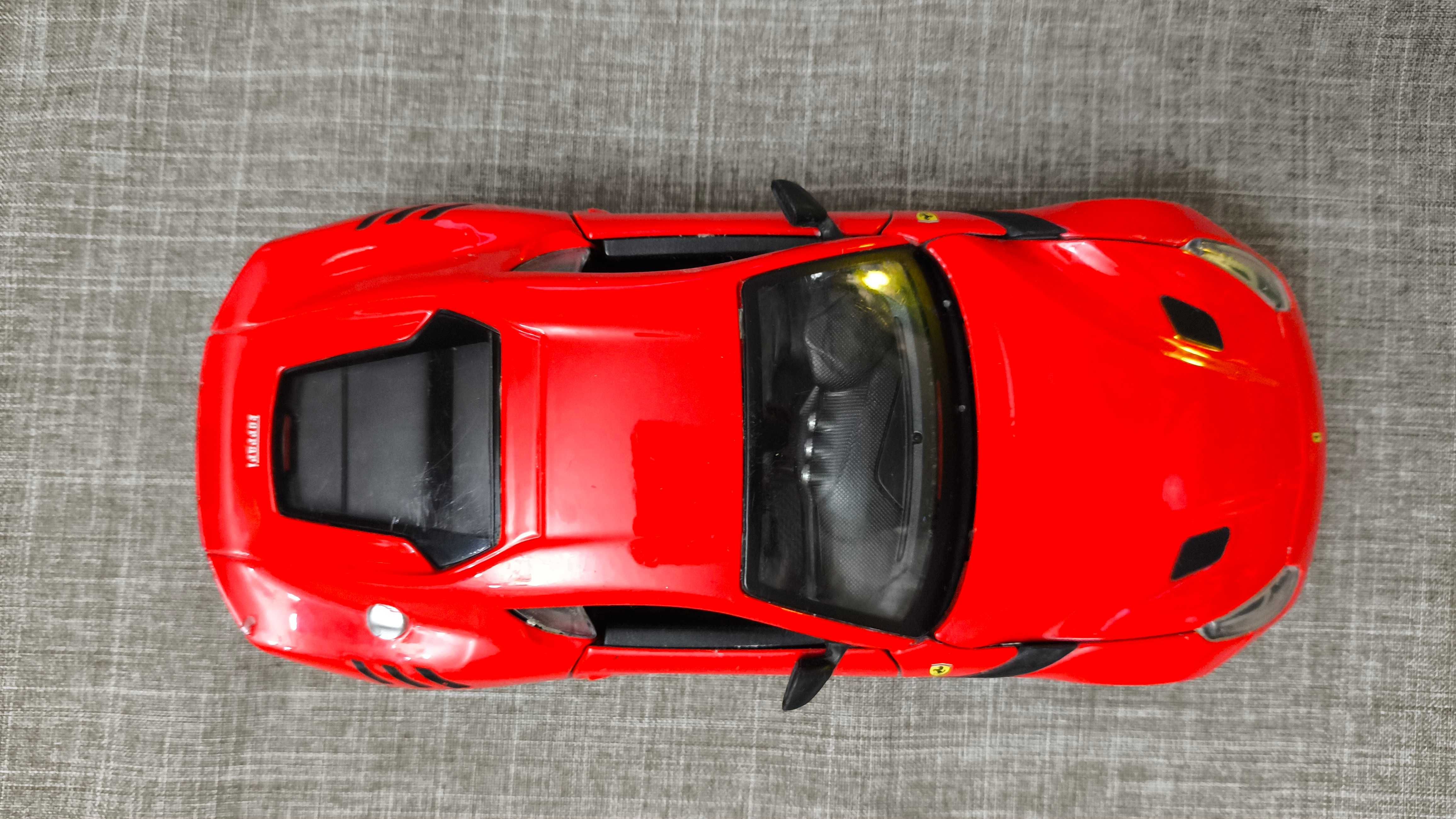 Модель Ferrari F12tdf 1/24 Bburago