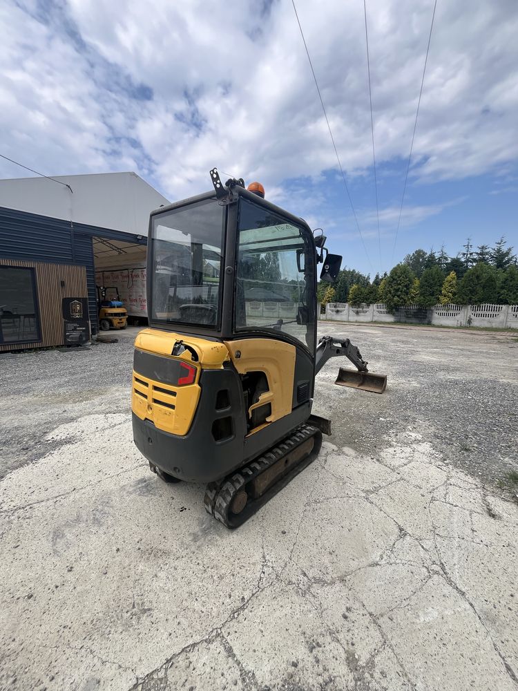 Minikoparka volvo ec15c