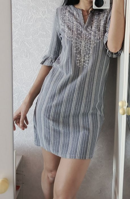 Сукня С з вишивкою