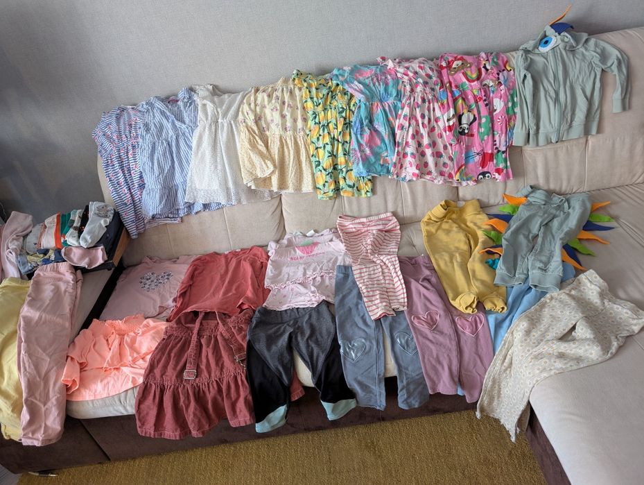 Używane ubrania dla dziewczynki w rozmiarze 104/110