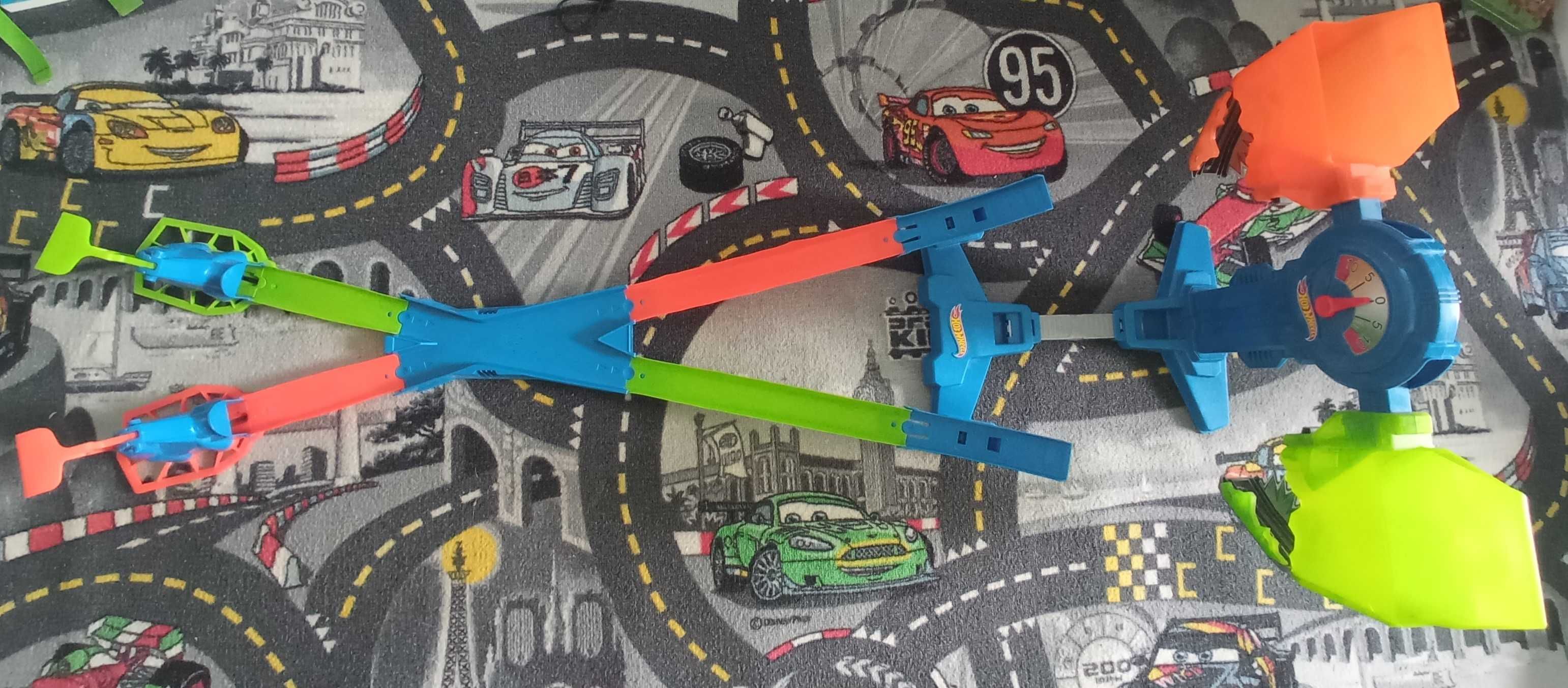 Hot Wheels Waga Zwycięstwa FRH34,  3 samochody opakowanie