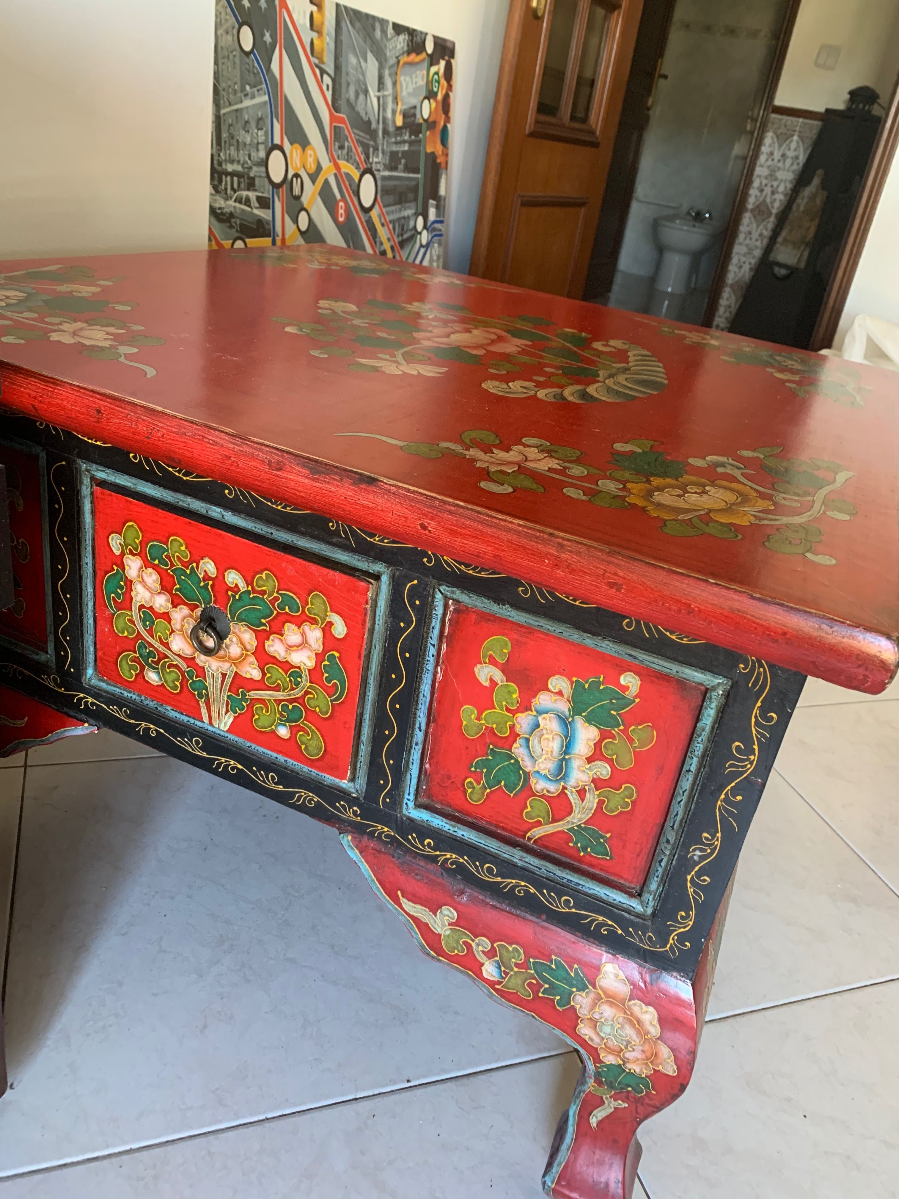 Mesa de apoio estilo oriental