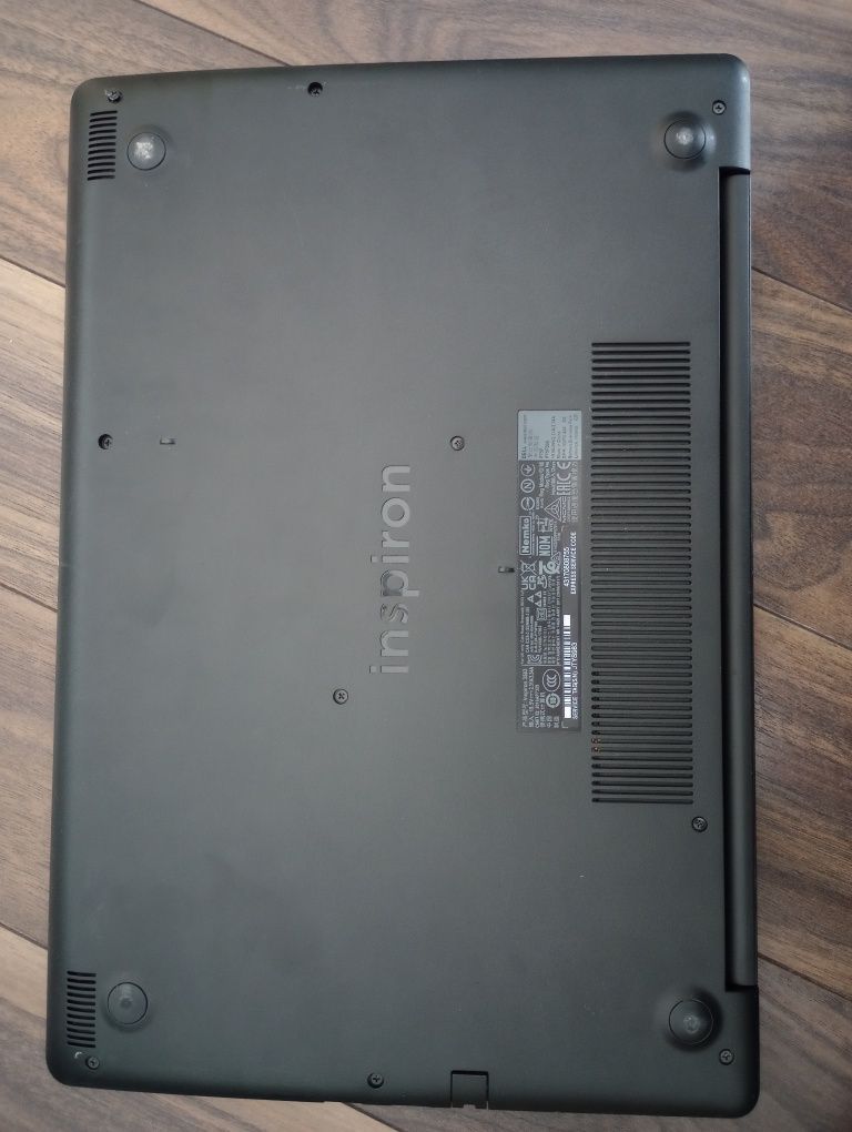 Laptop Dell Inspiron 15 3000