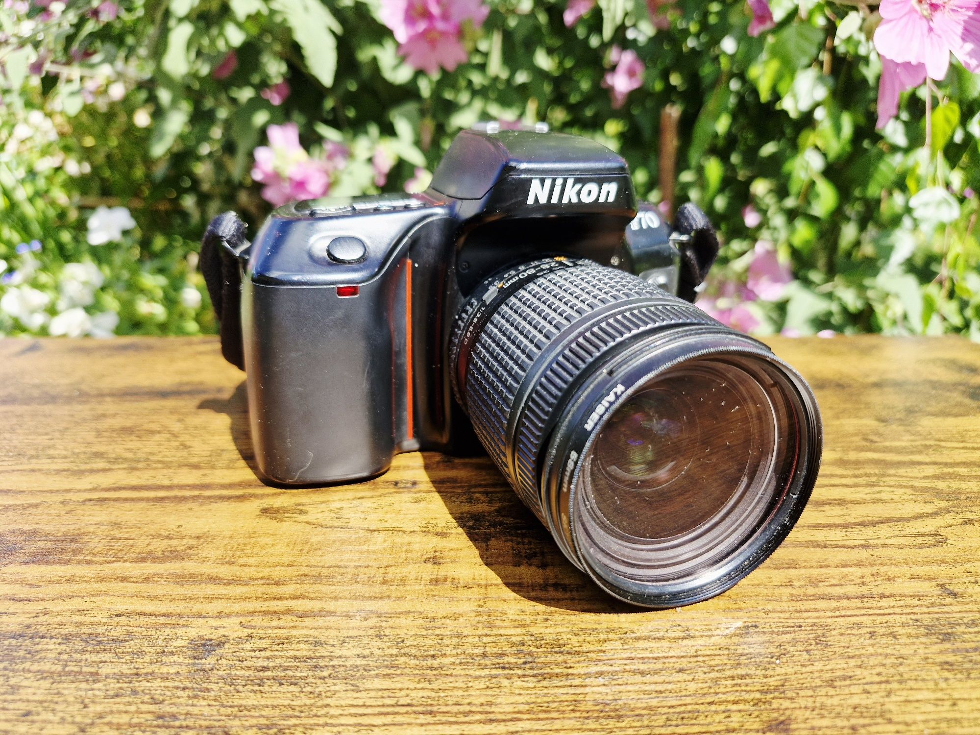 Aparat Fotograficzny Analogowy Nikon F70 Obiektyw Nikon Nikkor AF 28-8