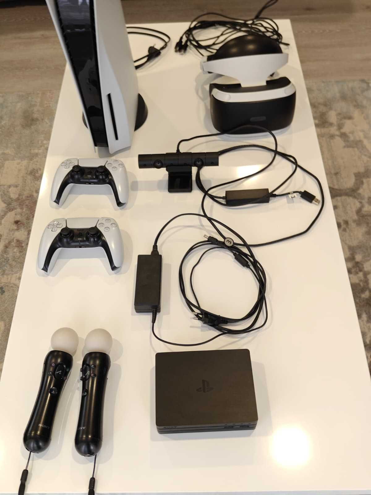 Consola PS5 com 2 comandos e PSVR 1