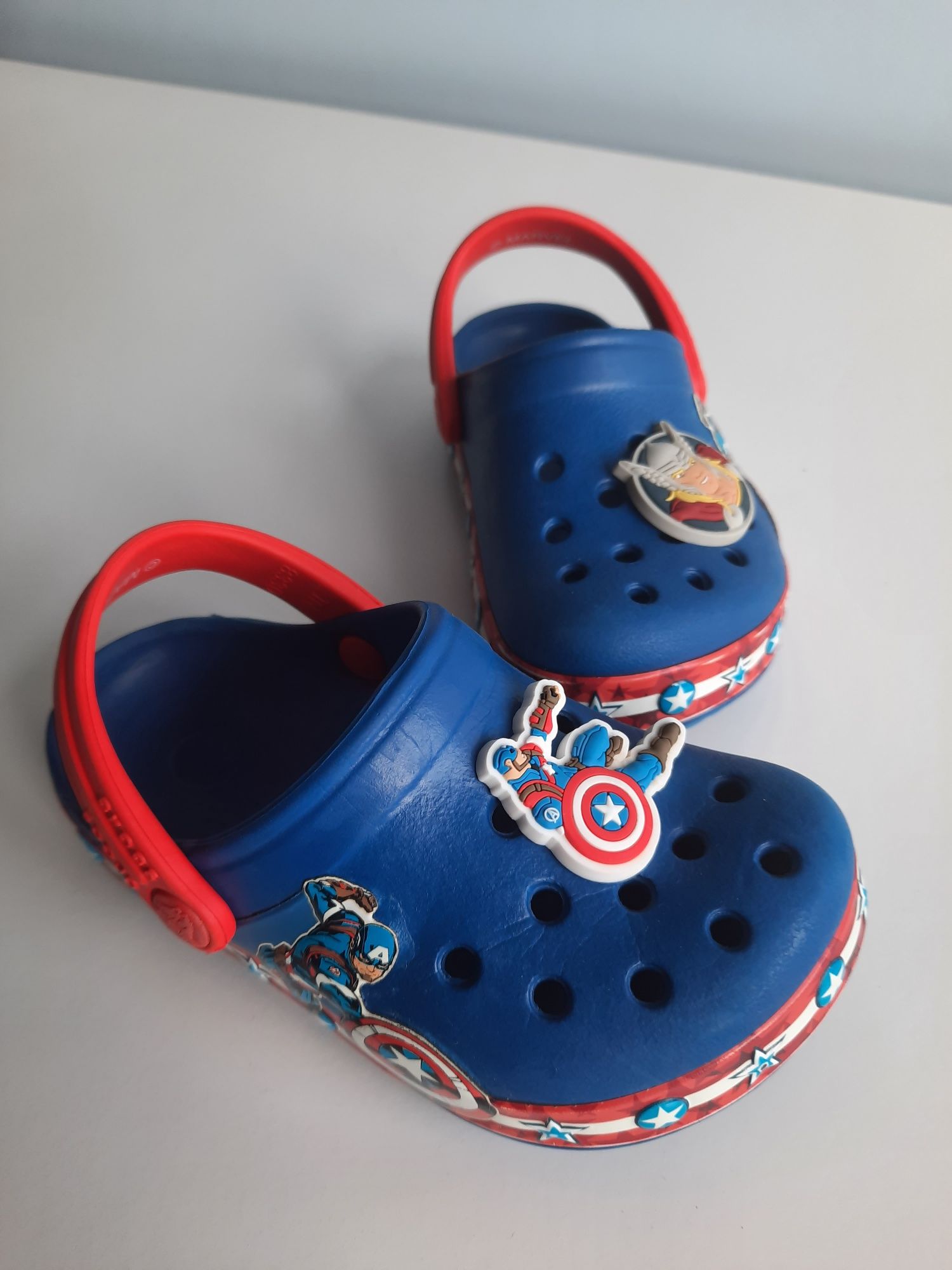 Crocs Capitão América tam. 6 / 7