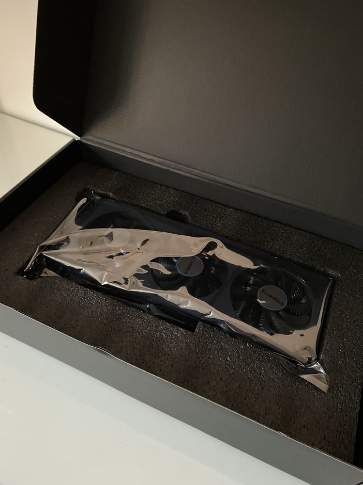 AMD Radeon RX6600 8G
