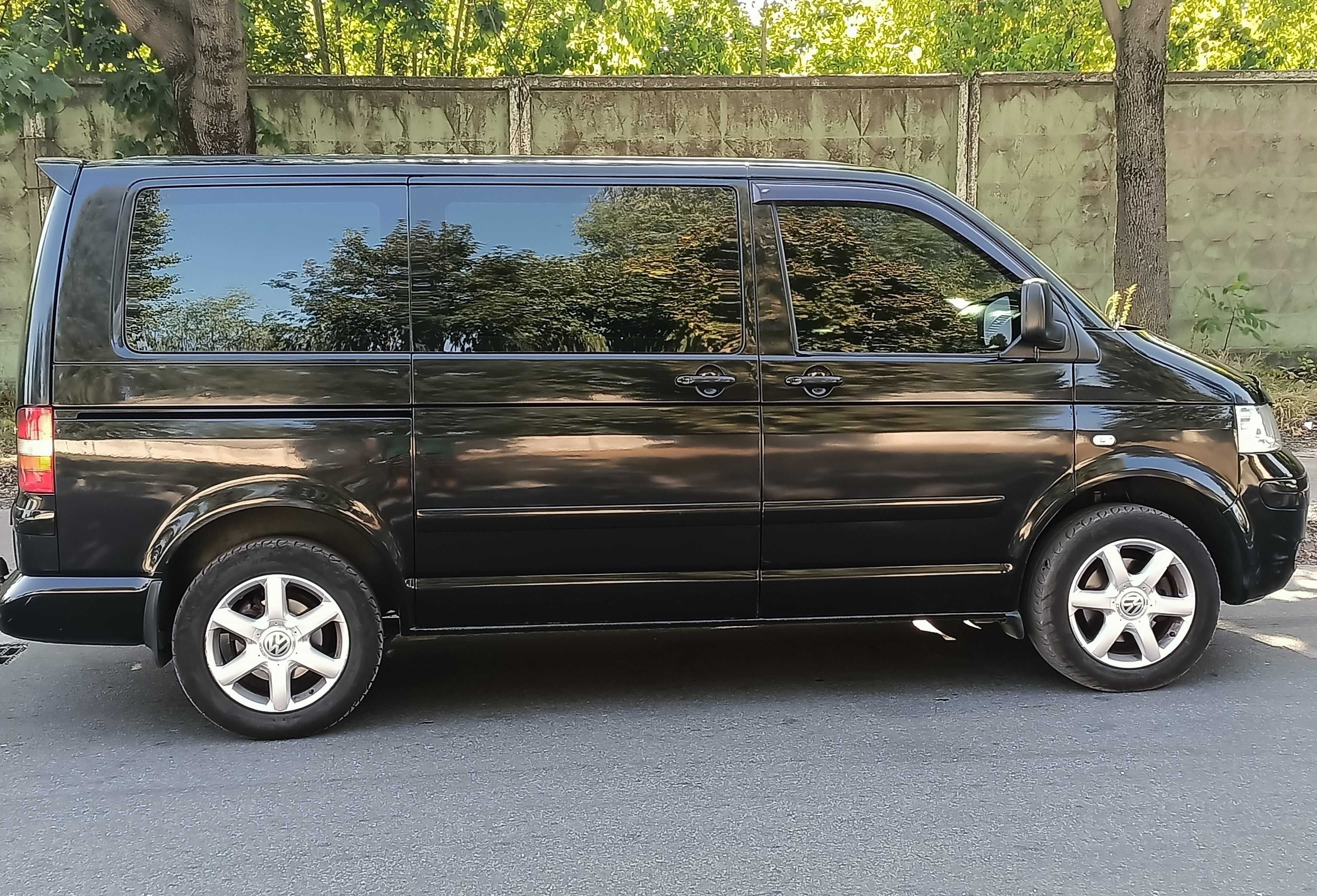 Volkswagen Transporter ( автомат )  в хорошем состоянии