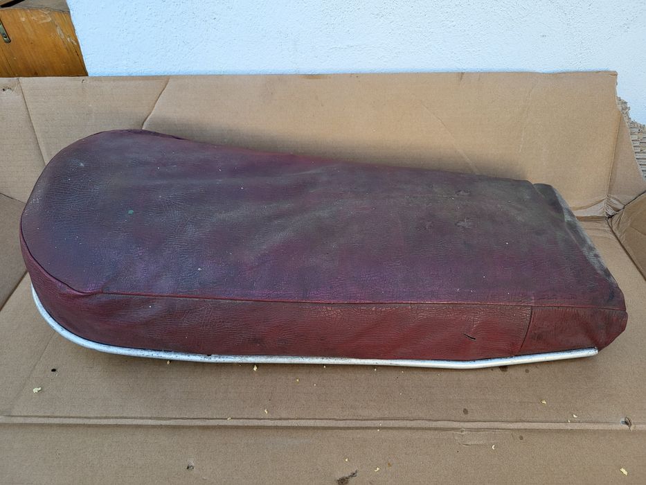 Siedzenie Kanapa WSK 125 175 z listwą Lelek Gil Kos Sport Kobuz blacha