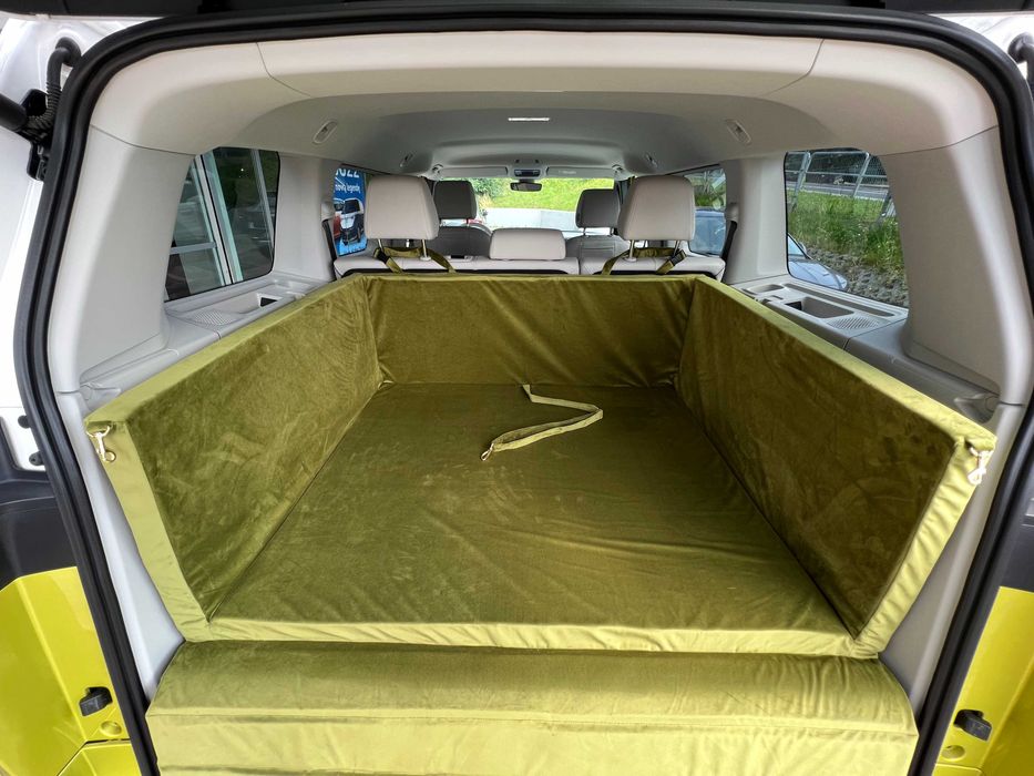 Zabudowa bagażnika do transportu psa