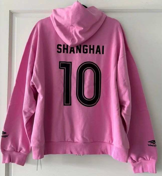 Зипка в люкс качестве , была одета 1 раз) не подошел размер