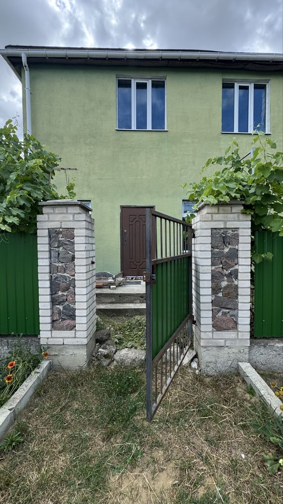Будинок з потенціалом для життя та бізнесу