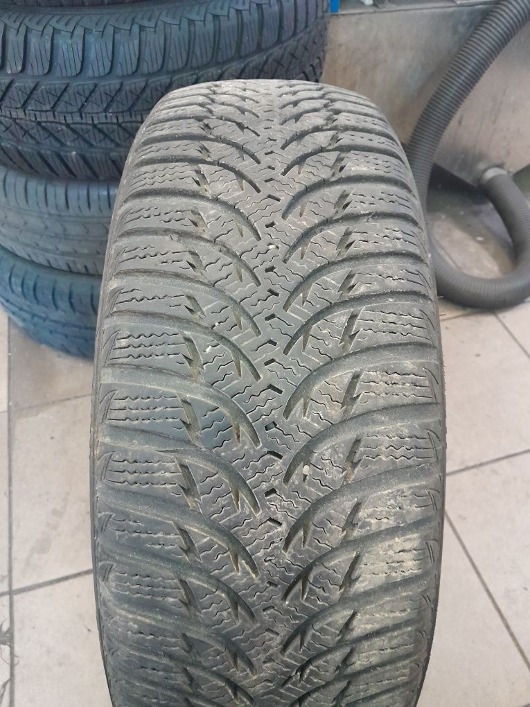 Opona 195/60r15 88t Kumho WinterCraft wp51 1 szt zima pojedyncza