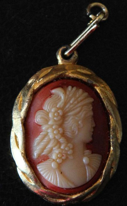 Кулон камея, часів СССР.