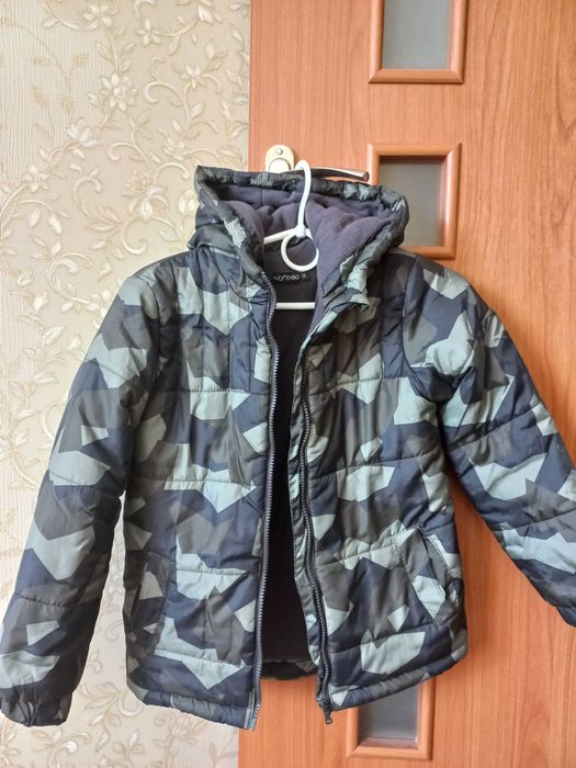 Зимняя куртка на мальчика. 8-9 лет.