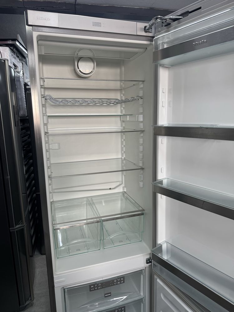 Miele KFN14923SD холодильник сірий 2м noFrost А++